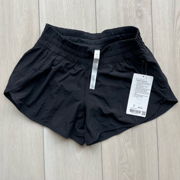 lululemon athletica Pants - NWT Lululemon Tracker Short 4” - Size 8